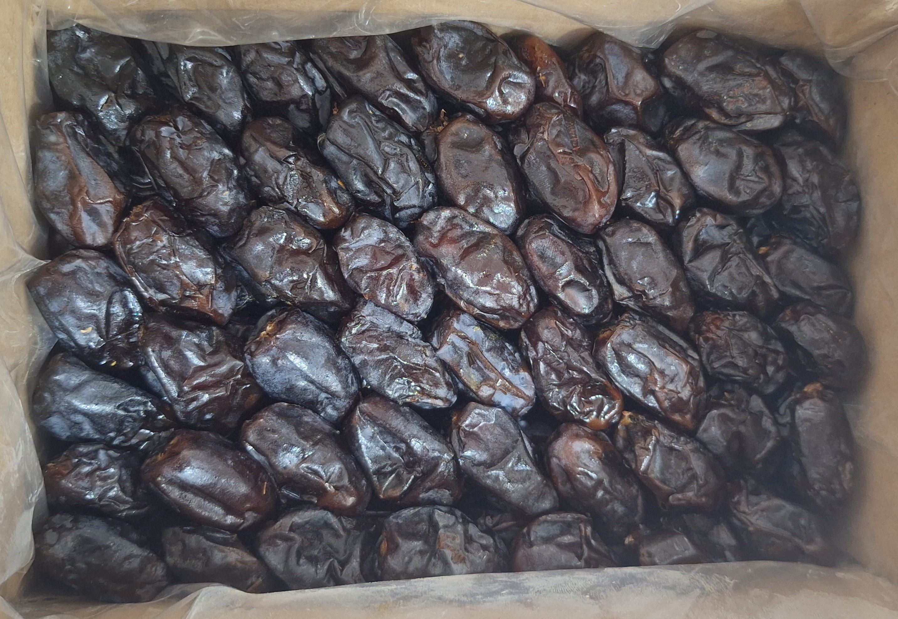 خرما خنیزی تازه هرمزگان - 2100 گرمی
